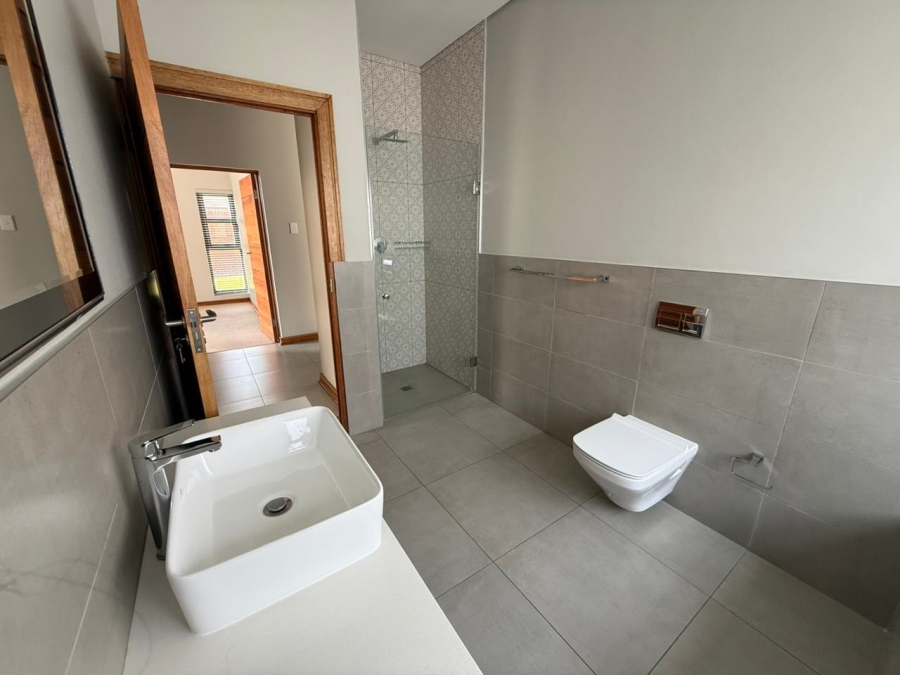 To Let 4 Bedroom Property for Rent in Wild Olive Estate Free State